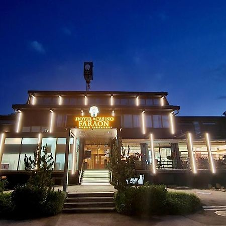 Hotel Faraon เซเลีย ภายนอก รูปภาพ