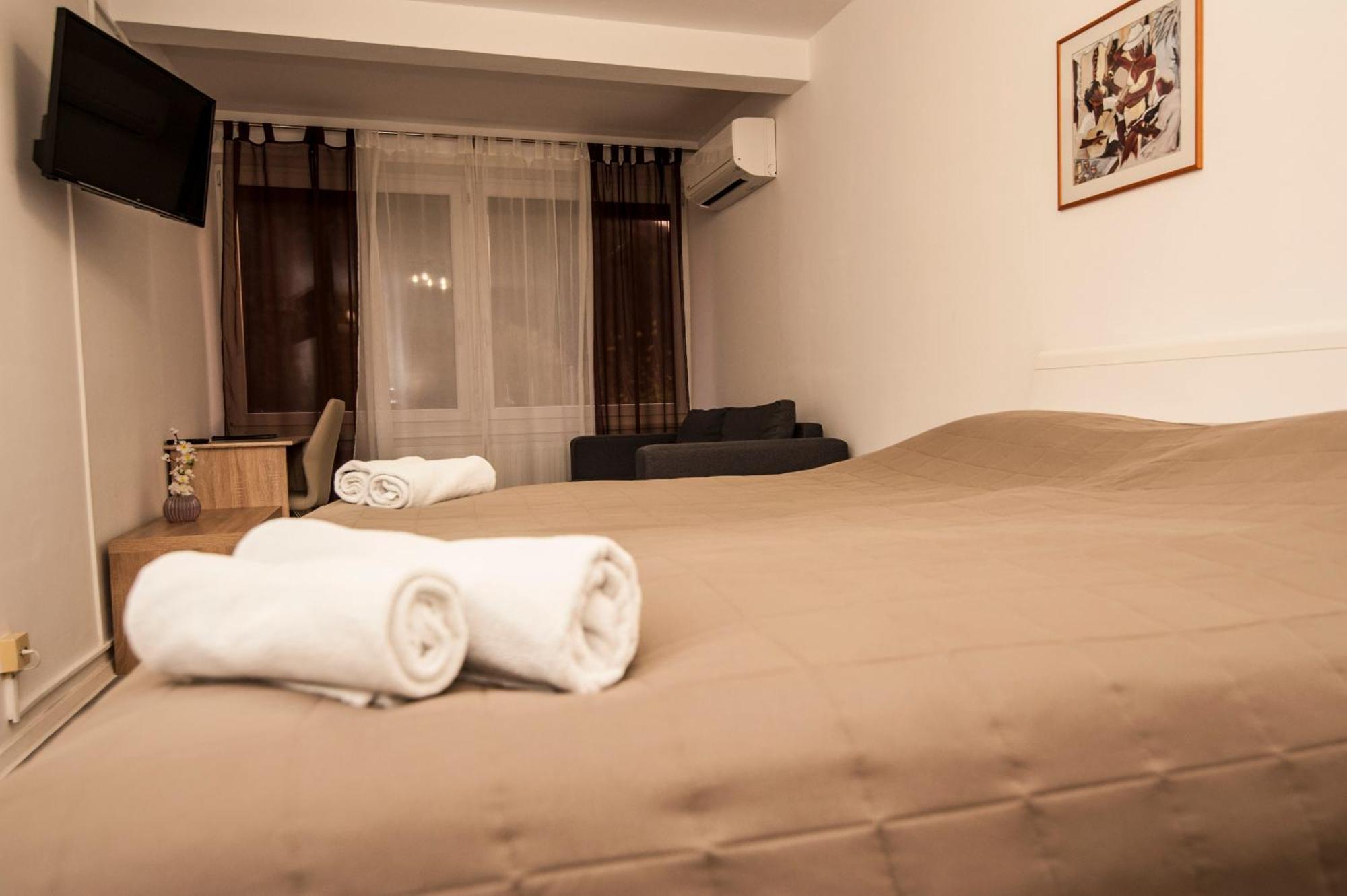 Hotel Faraon เซเลีย ห้อง รูปภาพ